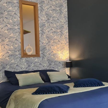 Studio 4 Personnes Aux Pieds Du Chateau De Blois Avec Experience De Dormir Sous Les Aurores Boreales Exterior photo